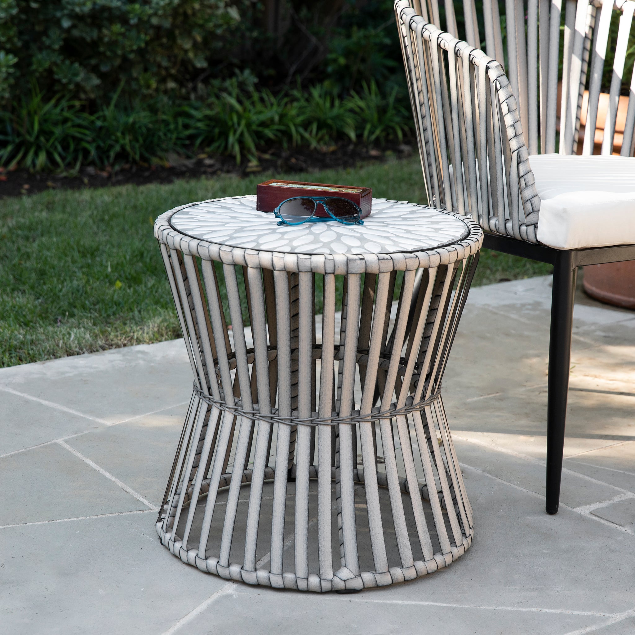 Outdoor accent table w/ mosaic tile top Image 1